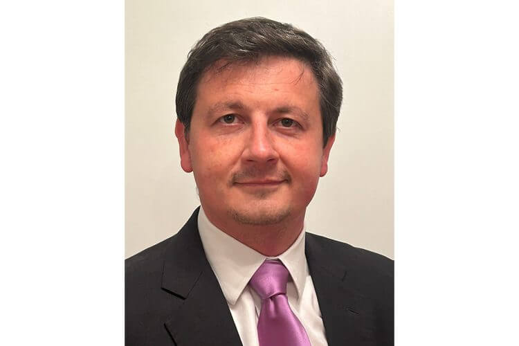 Headshot of Gavin Nash