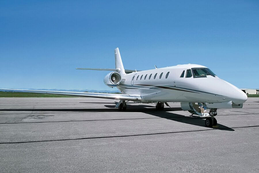 Private jet allowing passengers on